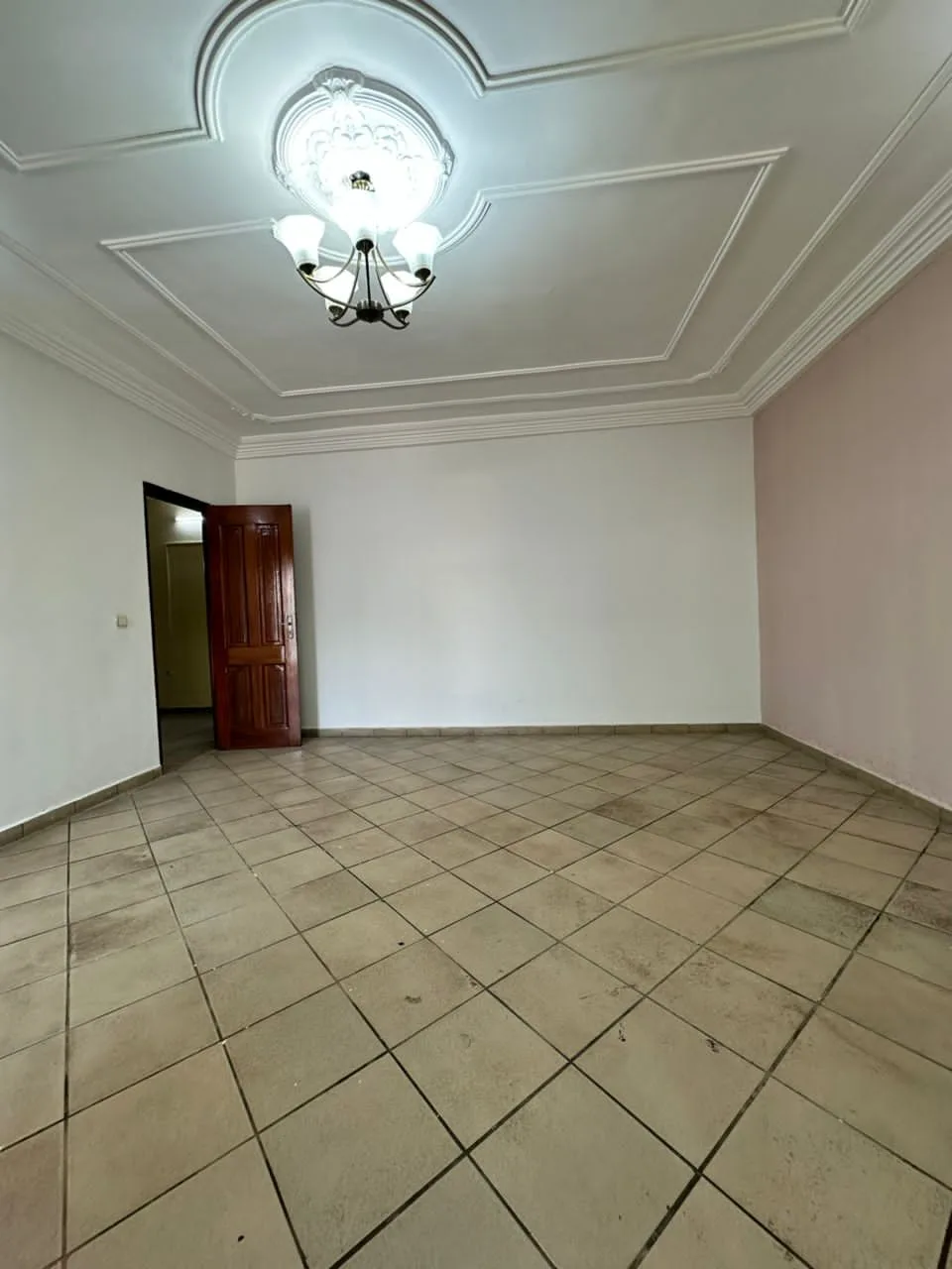 Appartement 03 chambres - Makepe