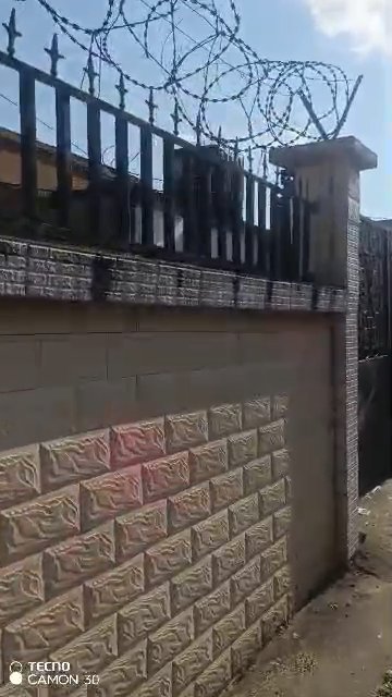 Maison bâtie sur 330m² à vendre à Kotto