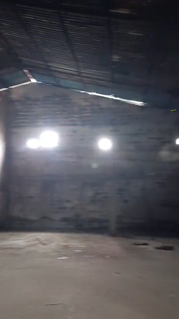 02 entrepôts à louer à Kotto, au total près de 650m²
